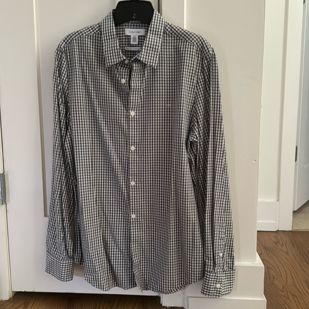 New Calvin Klein men’s button down shirt size M
